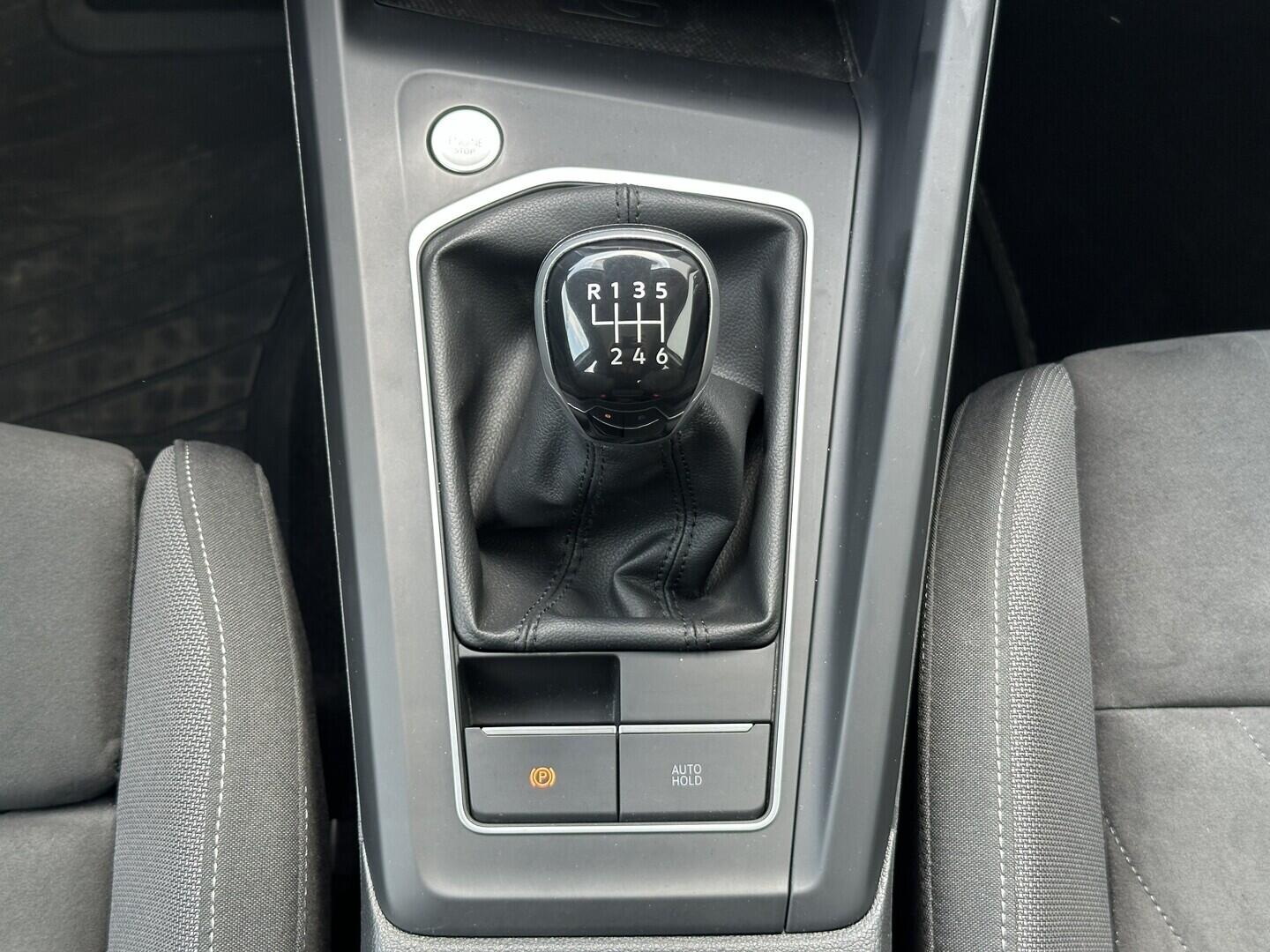 O619V07776_27.webp_GOLF Style 1.5 TSI 110 kW manuál