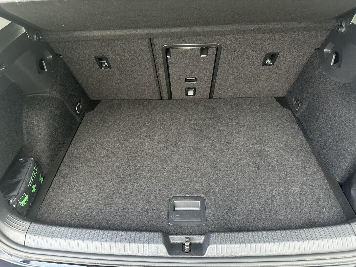 O619V07776_32.webp_GOLF Style 1.5 TSI 110 kW manuál