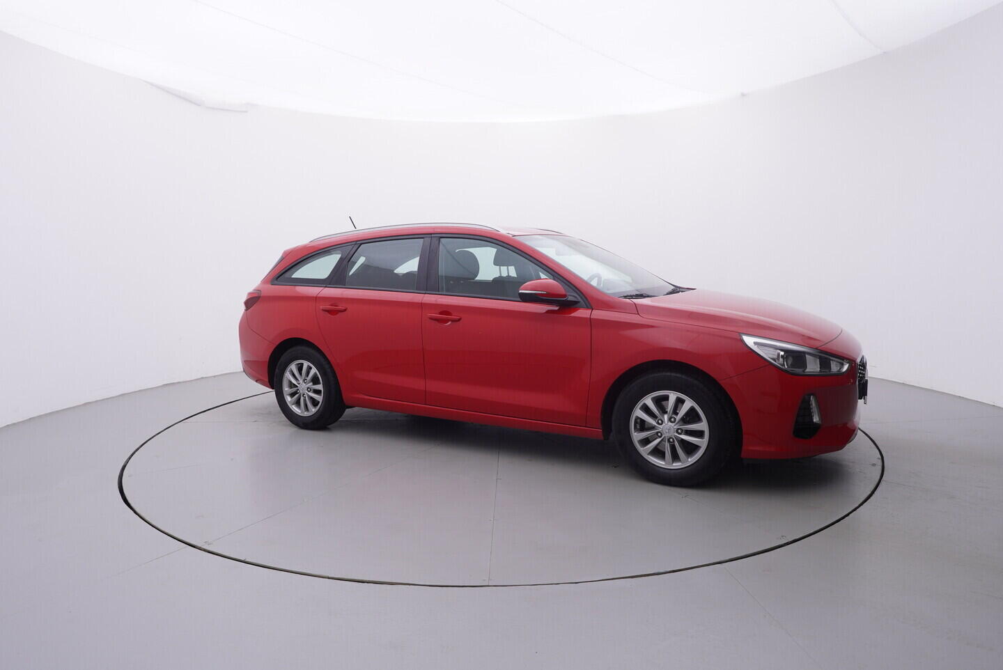 O619V07786_16.webp_I30  1.0 GDi 88 kW manuál