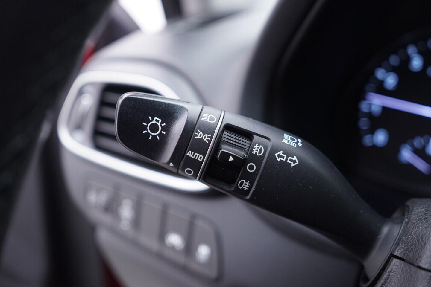 O619V07786_23.webp_I30  1.0 GDi 88 kW manuál