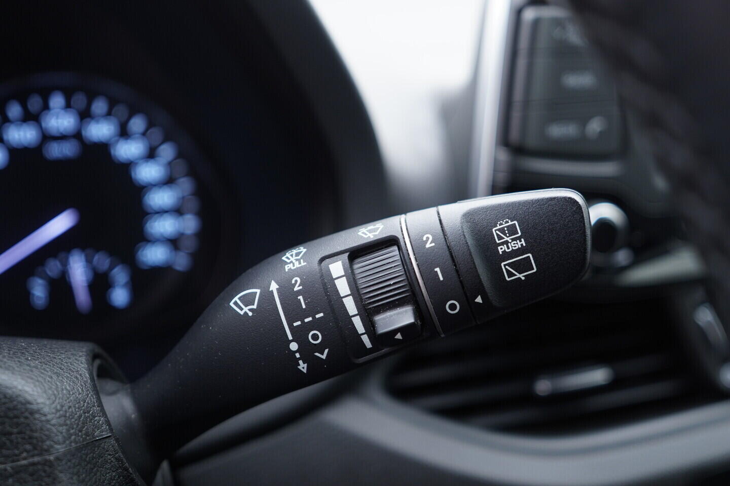 O619V07786_24.webp_I30  1.0 GDi 88 kW manuál