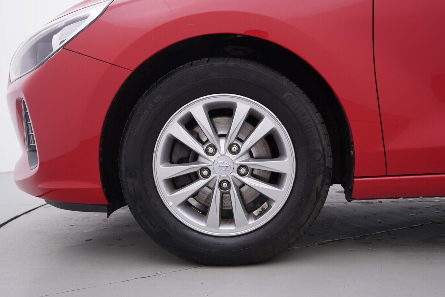 O619V07786_35.webp_I30  1.0 GDi 88 kW manuál