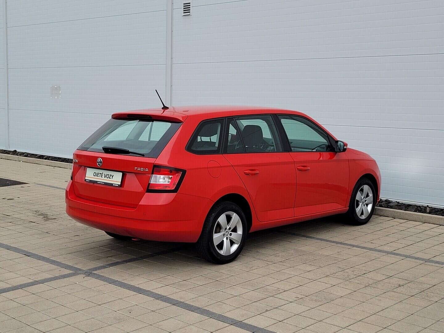 O619V07791_14.webp_FABIA Style 1.4 TDI 66 kW manuál