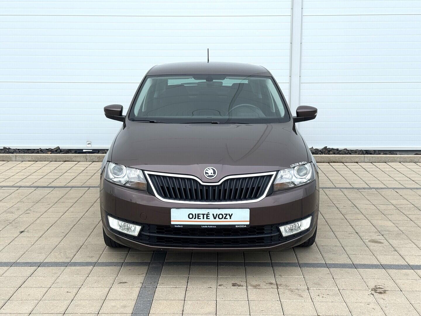 O619V07797_11.webp_RAPID Ambiente 1.2 TSI 66 kW manuál
