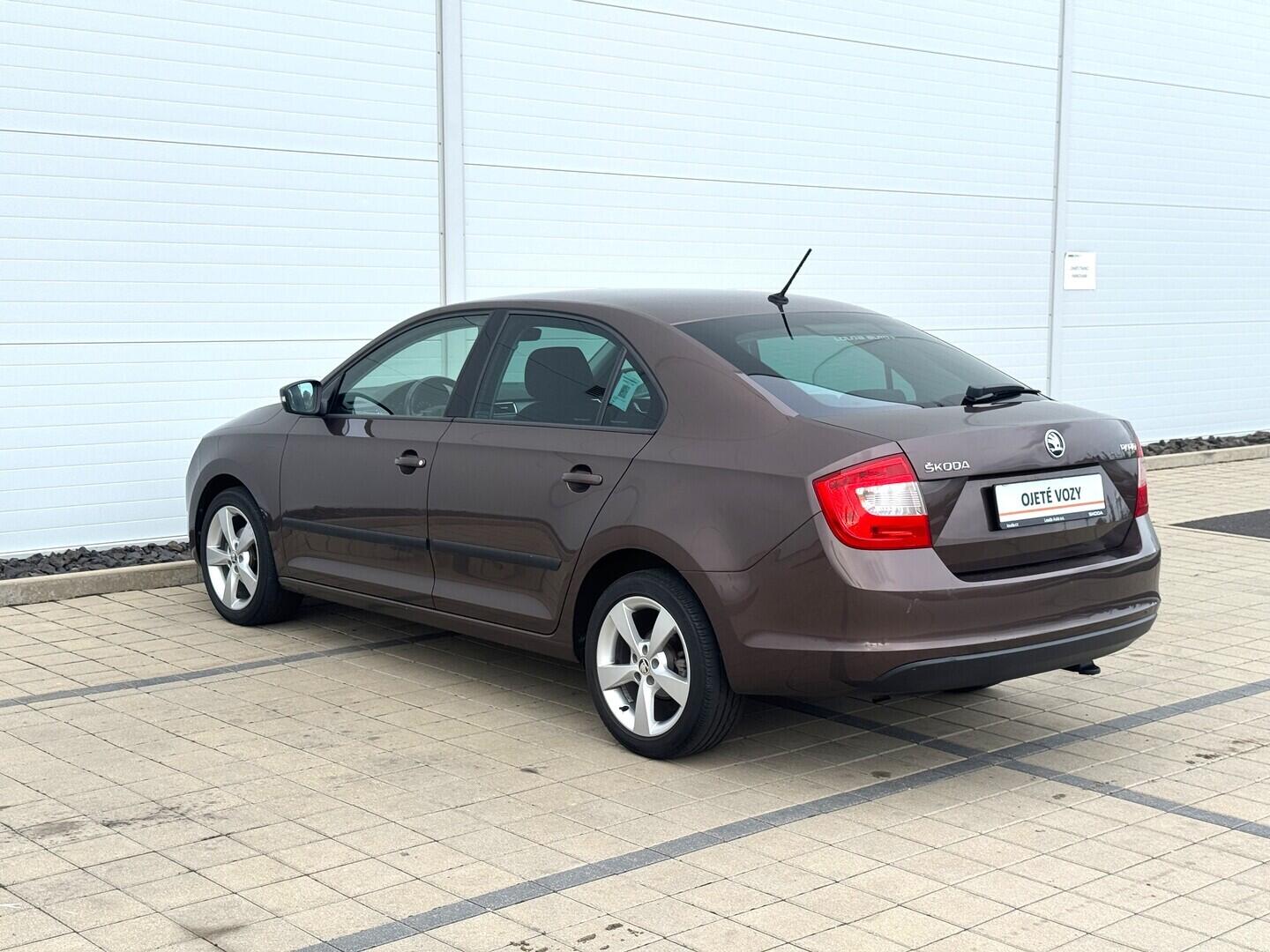 O619V07797_16.webp_RAPID Ambiente 1.2 TSI 66 kW manuál