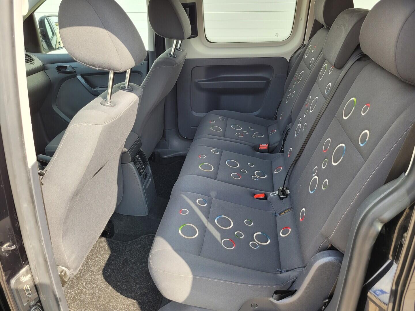 O619V07807_36.webp_CADDY  2.0 TDI 103 kW manuál, DPH