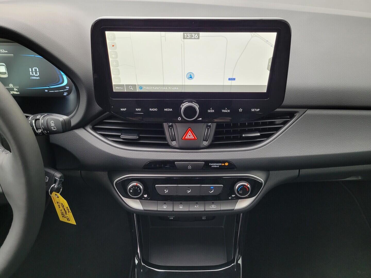 O619V07808_27.webp_I30 Smart 1.0 T-GDI 74 kW manuál, DPH