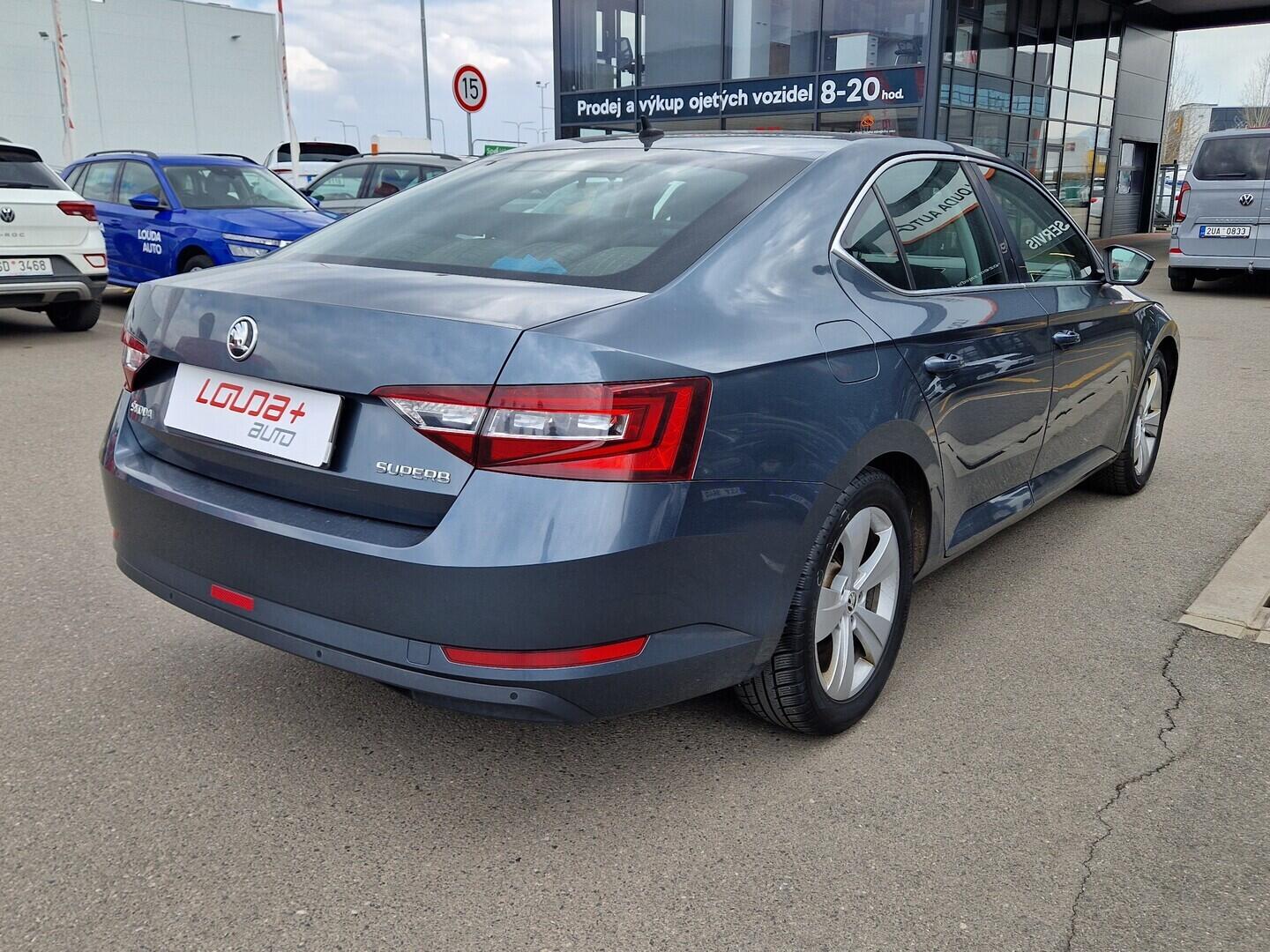 O619V07812_11.webp_SUPERB Ambition 2.0 TDI 110 kW automat, DPH