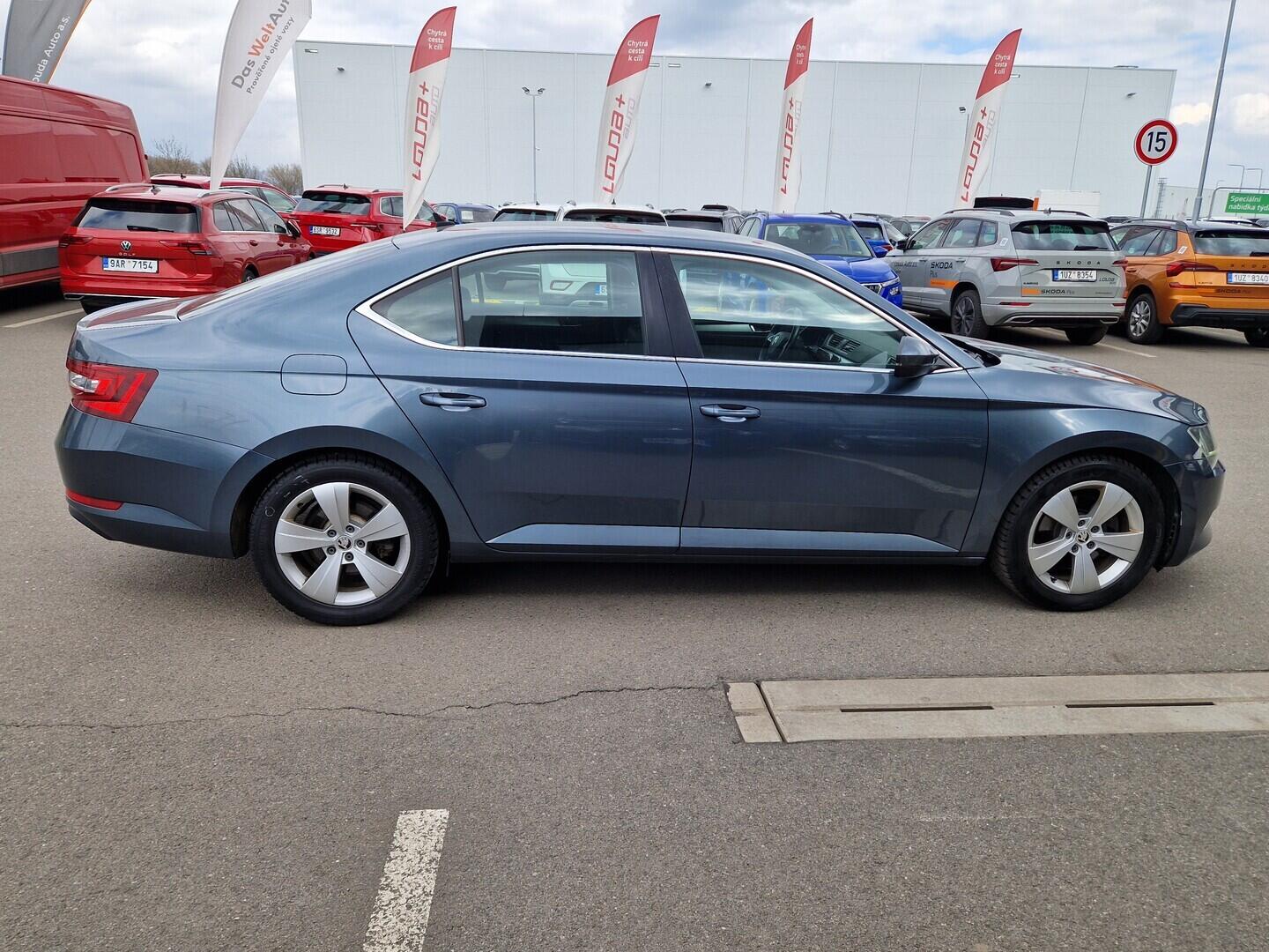 O619V07812_12.webp_SUPERB Ambition 2.0 TDI 110 kW automat, DPH