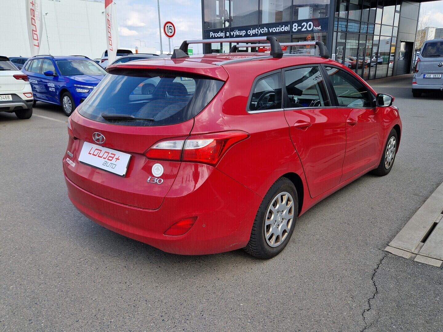 O619V07814_11.webp_I30 Trikolor 1.6 CRDi 81 kW manuál