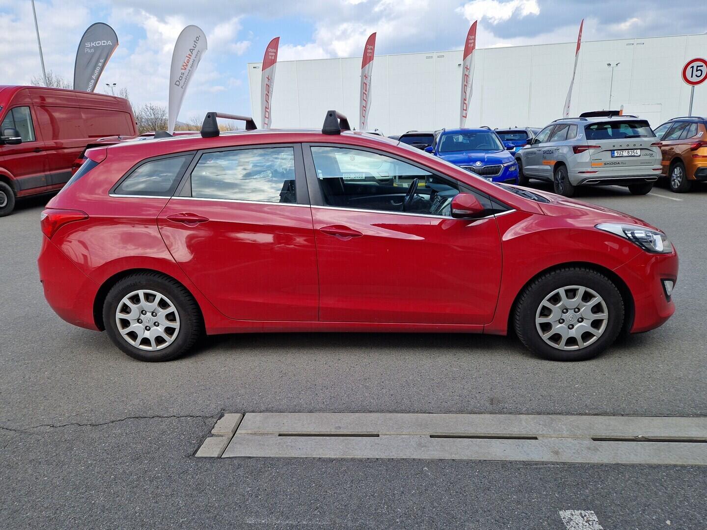 O619V07814_12.webp_I30 Trikolor 1.6 CRDi 81 kW manuál