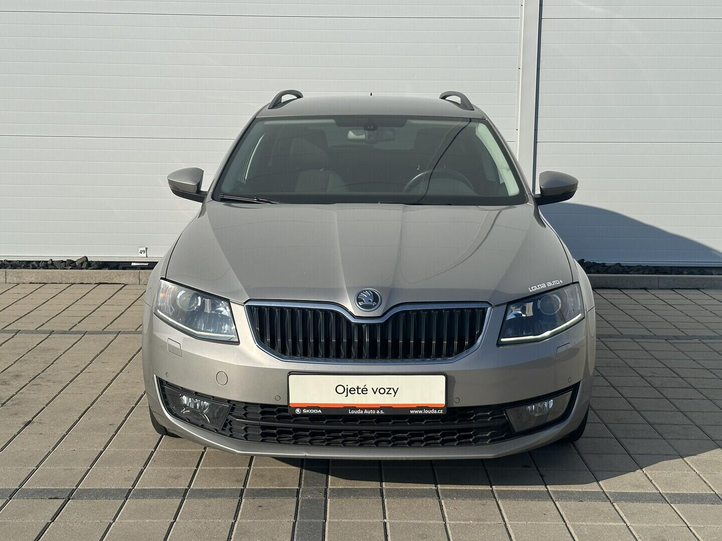 O619V07816_11.webp_OCTAVIA Elegance 2.0 TDI 110 kW manuál