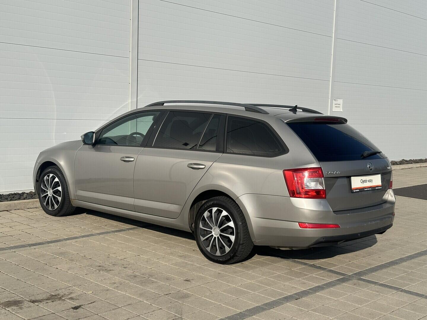 O619V07816_16.webp_OCTAVIA Elegance 2.0 TDI 110 kW manuál