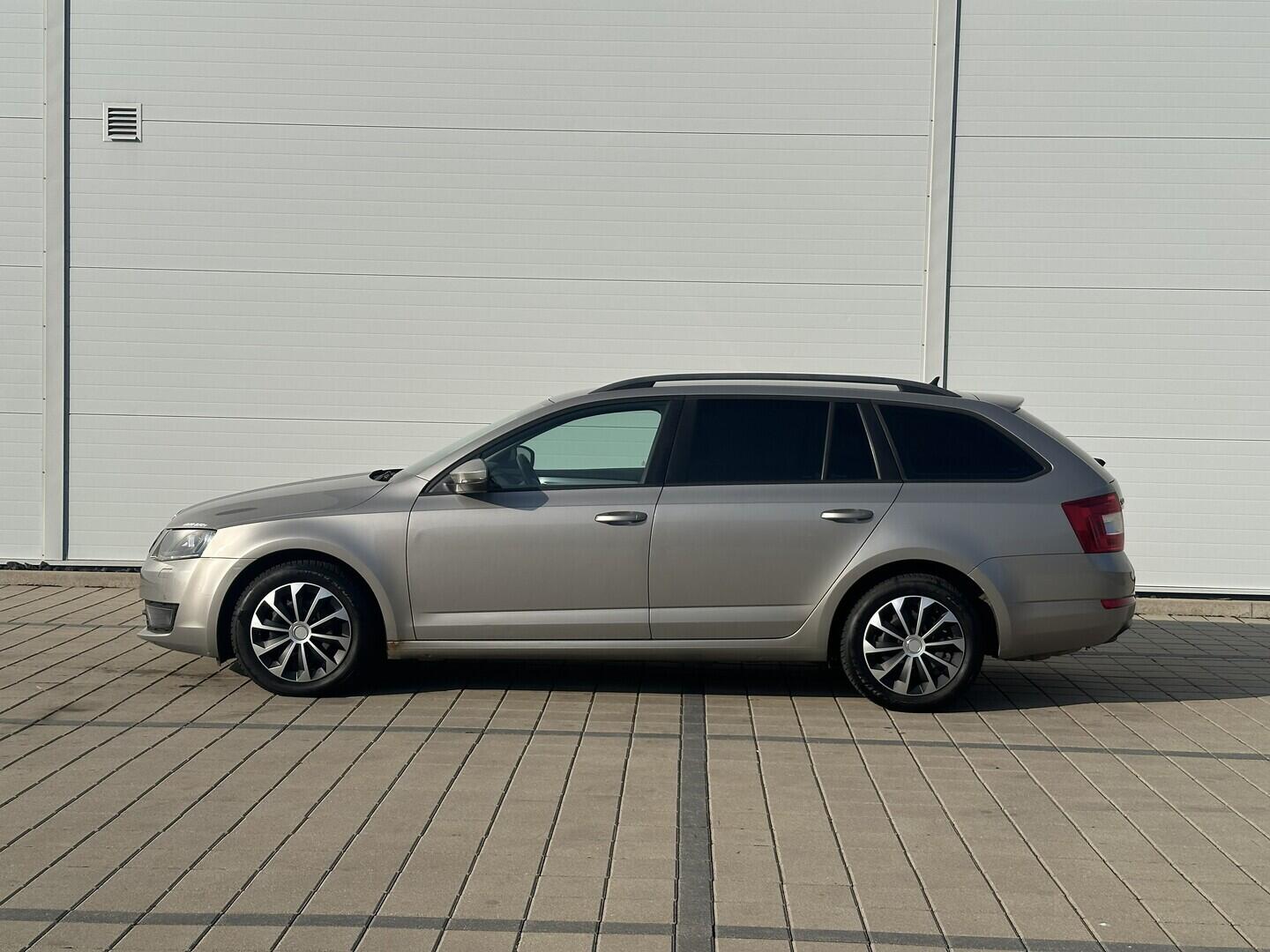 O619V07816_17.webp_OCTAVIA Elegance 2.0 TDI 110 kW manuál