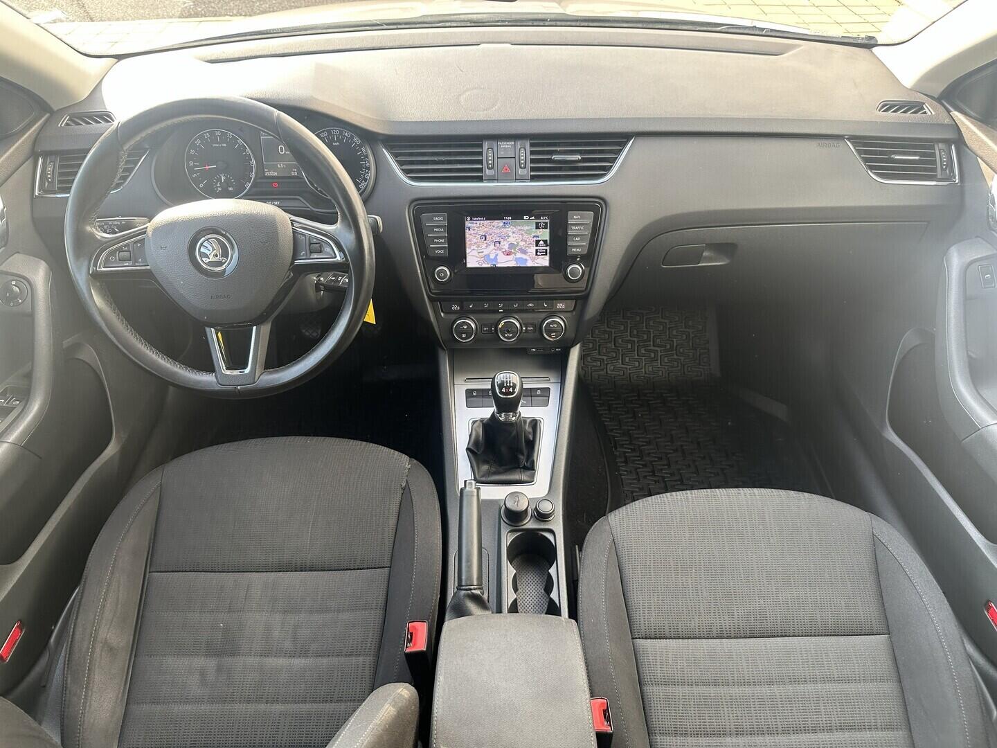 O619V07816_18.webp_OCTAVIA Elegance 2.0 TDI 110 kW manuál