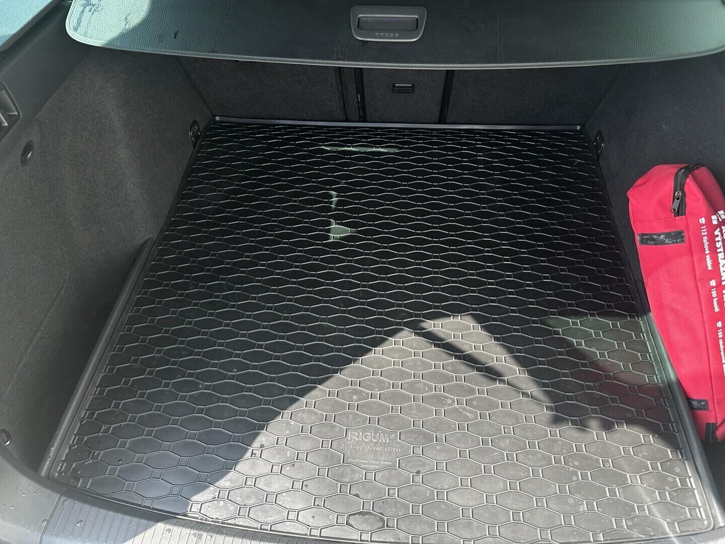 O619V07820_31.webp_GOLF Variant Allstar 1.4 TSI 110 kW manuál