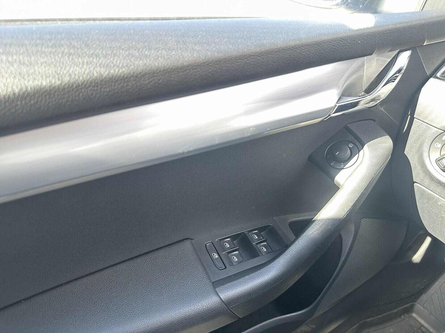 O619V07822_23.webp_OCTAVIA Ambition 1.4 TSI 110 kW manuál, DPH