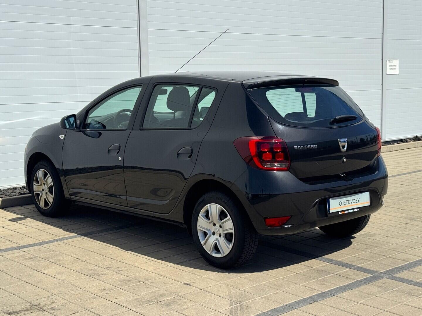 O619V07830_16.webp_SANDERO Access 1.0             54 kW manuál