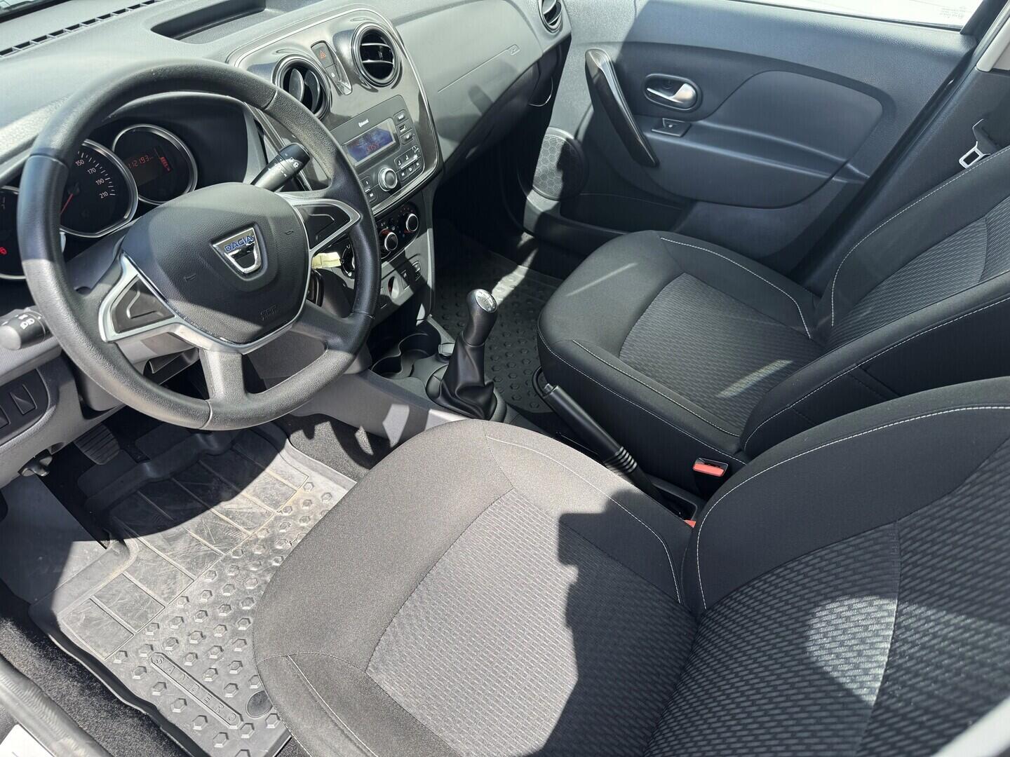 O619V07830_21.webp_SANDERO Access 1.0             54 kW manuál