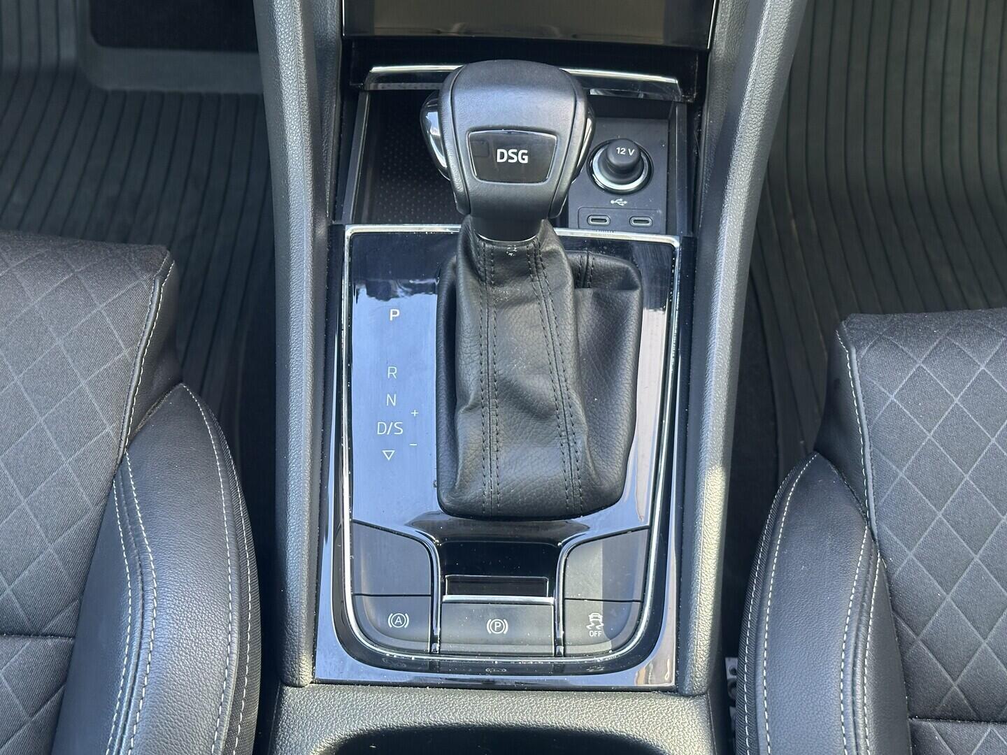 O619V07831_25.webp_KAROQ Style Plus 1.5 TSI 110 kW automat