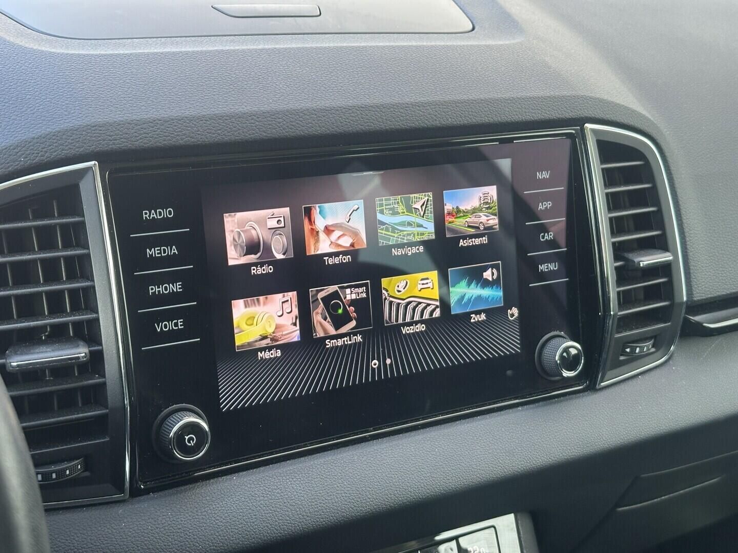 O619V07831_27.webp_KAROQ Style Plus 1.5 TSI 110 kW automat