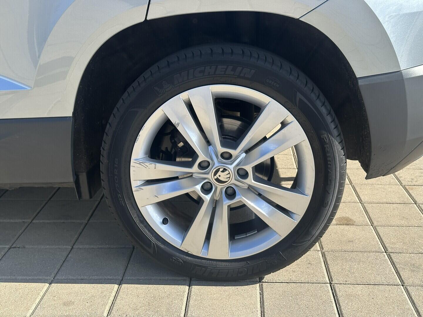 O619V07831_32.webp_KAROQ Style Plus 1.5 TSI 110 kW automat