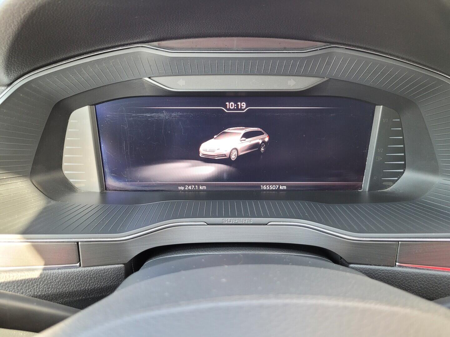 O619V07836_19.webp_SUPERB Scout 2.0 TDI 140 kW automat