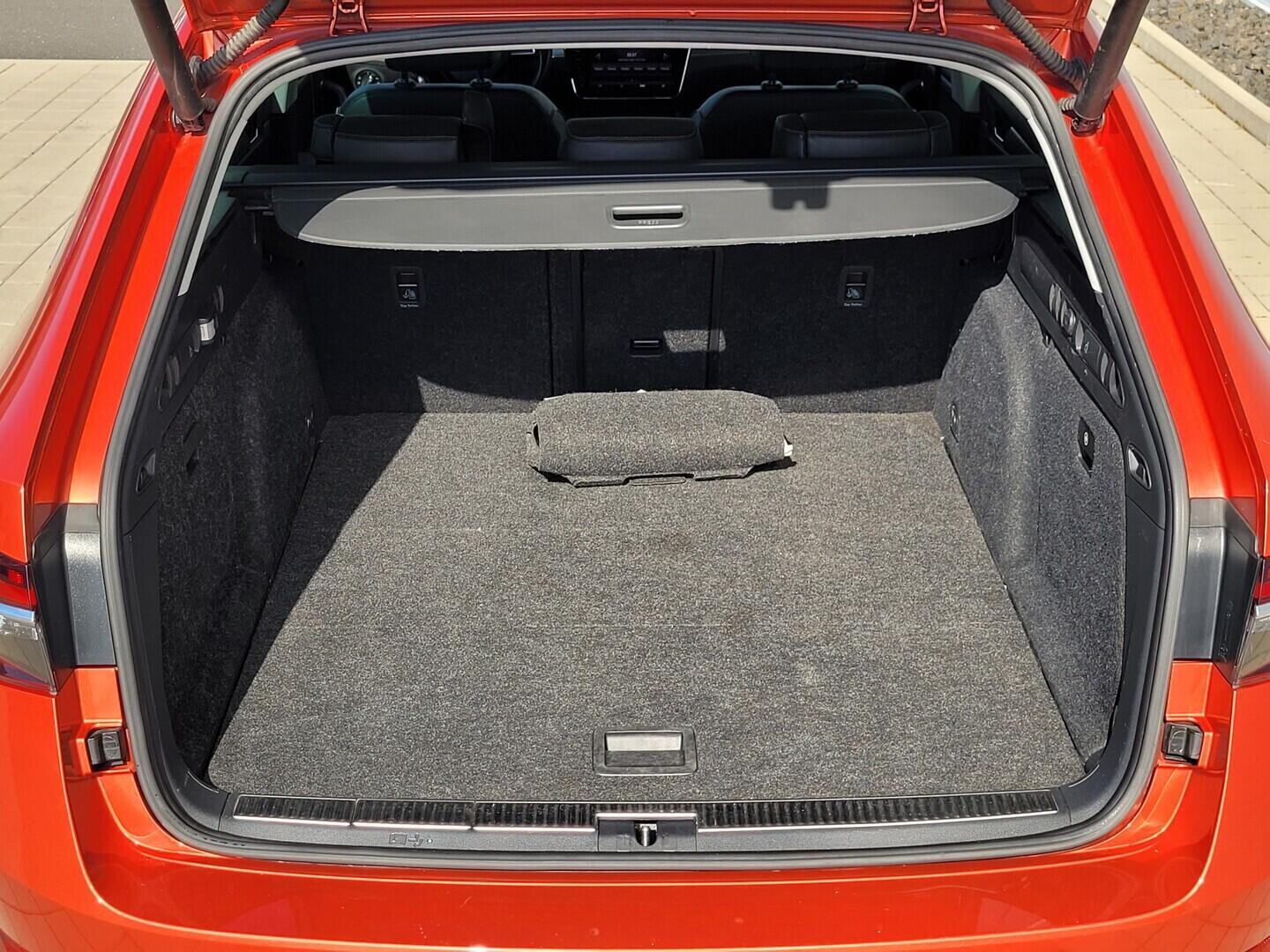 O619V07836_30.webp_SUPERB Scout 2.0 TDI 140 kW automat