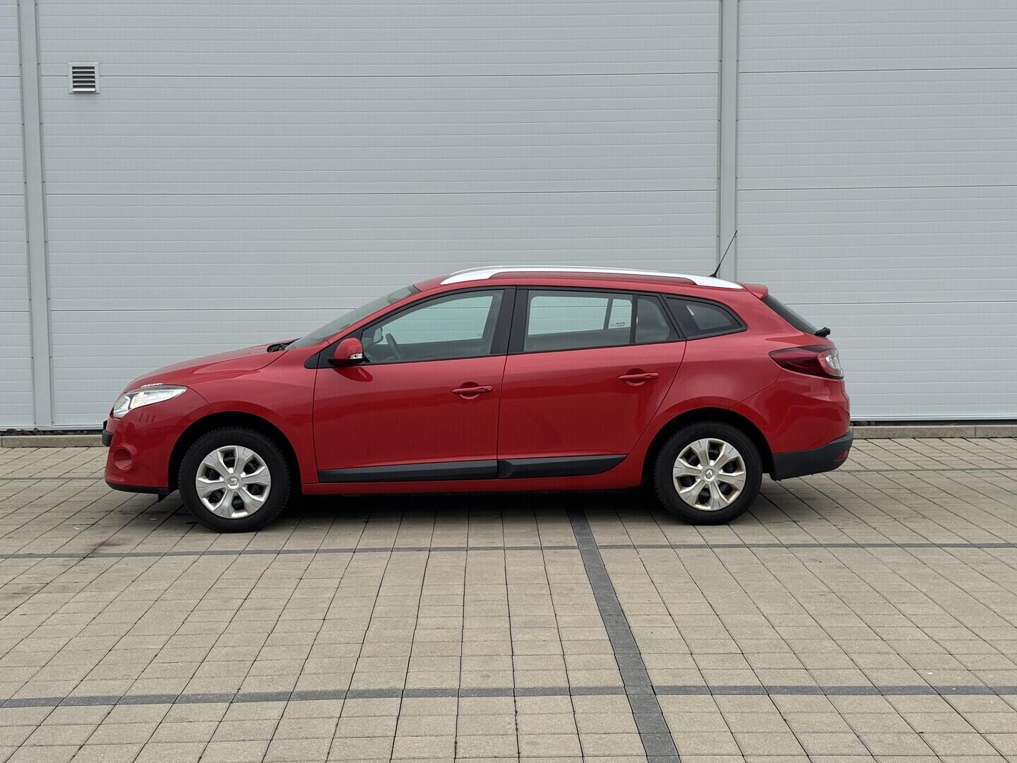 O619V07837_17.webp_MÉGANE  1.6 1.6 16v 74 kW manuál