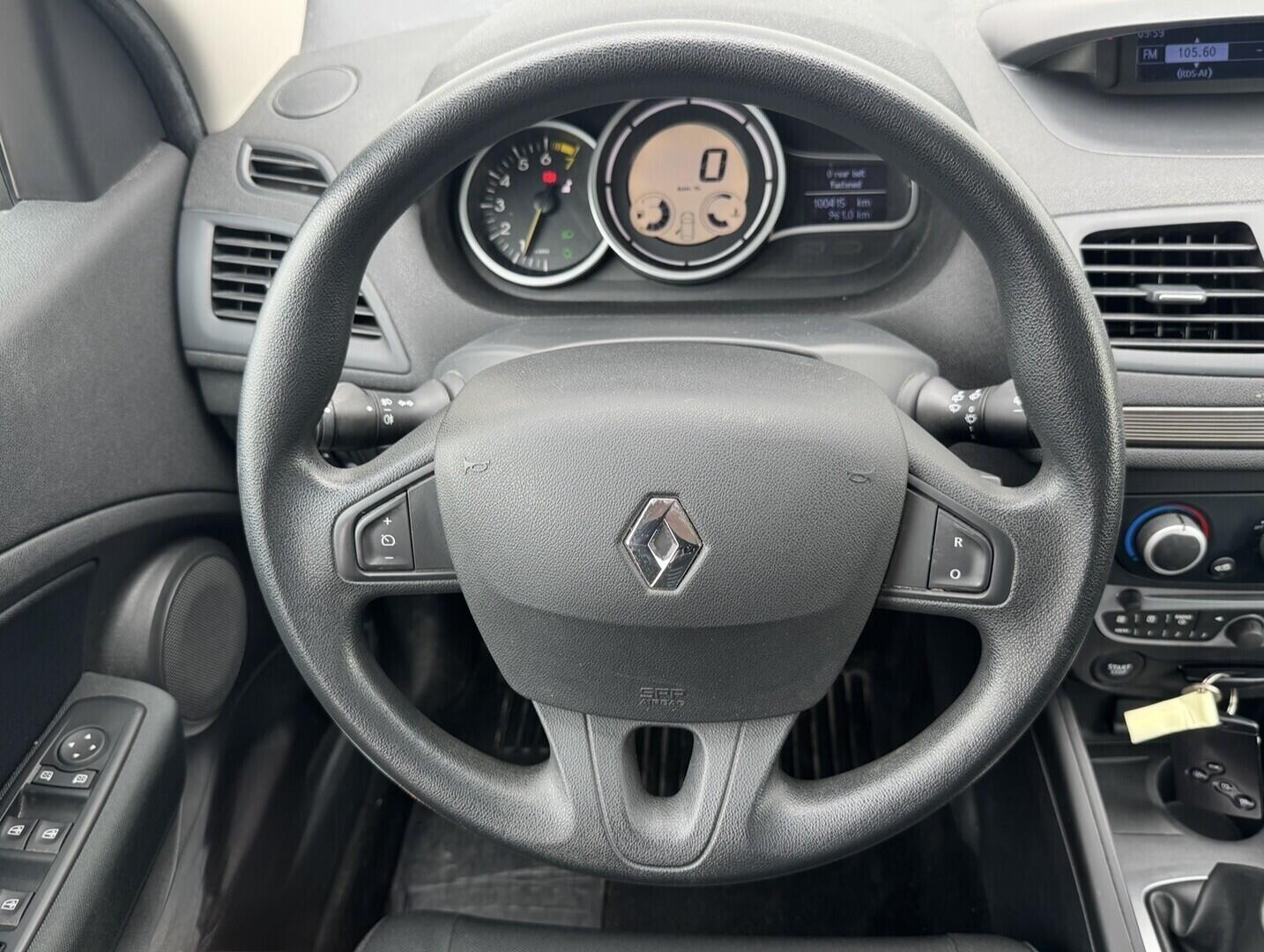 O619V07837_20.webp_MÉGANE  1.6 1.6 16v 74 kW manuál