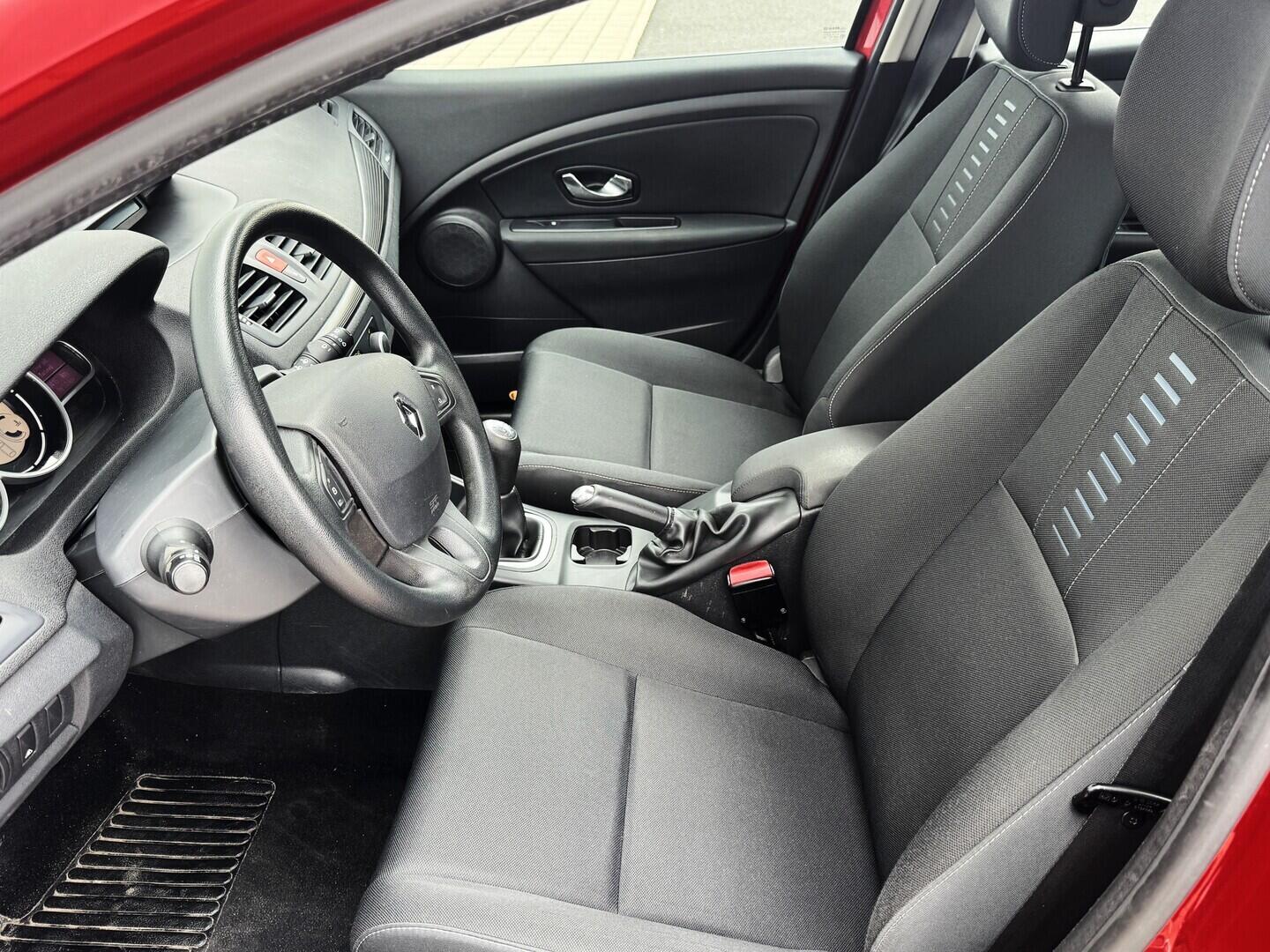 O619V07837_24.webp_MÉGANE  1.6 1.6 16v 74 kW manuál