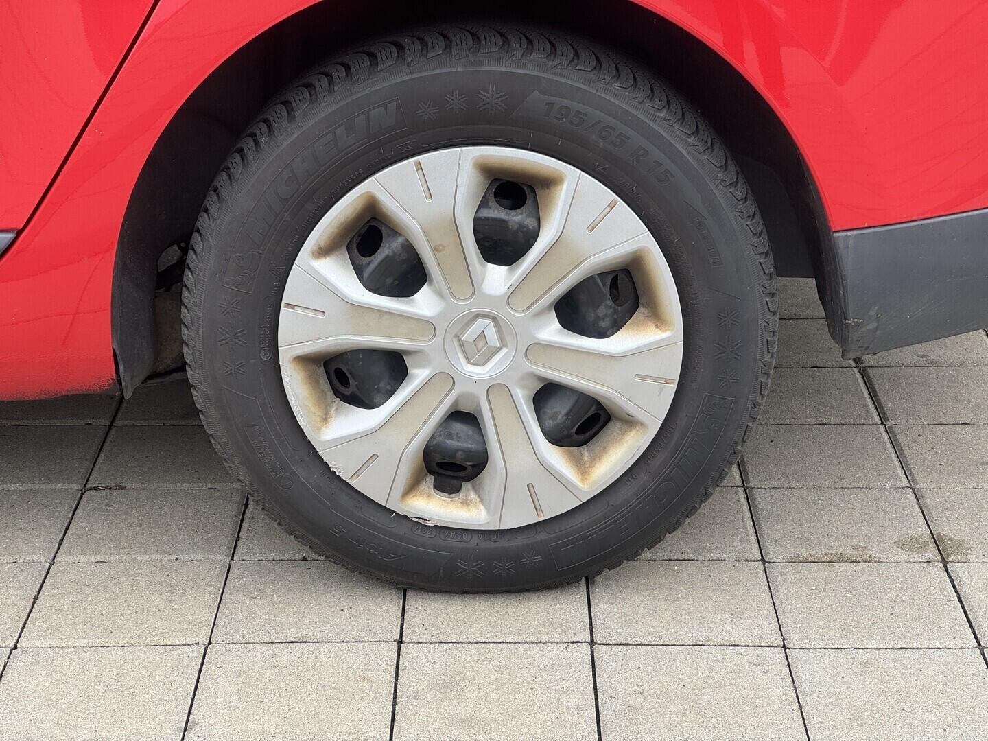 O619V07837_31.webp_MÉGANE  1.6 1.6 16v 74 kW manuál