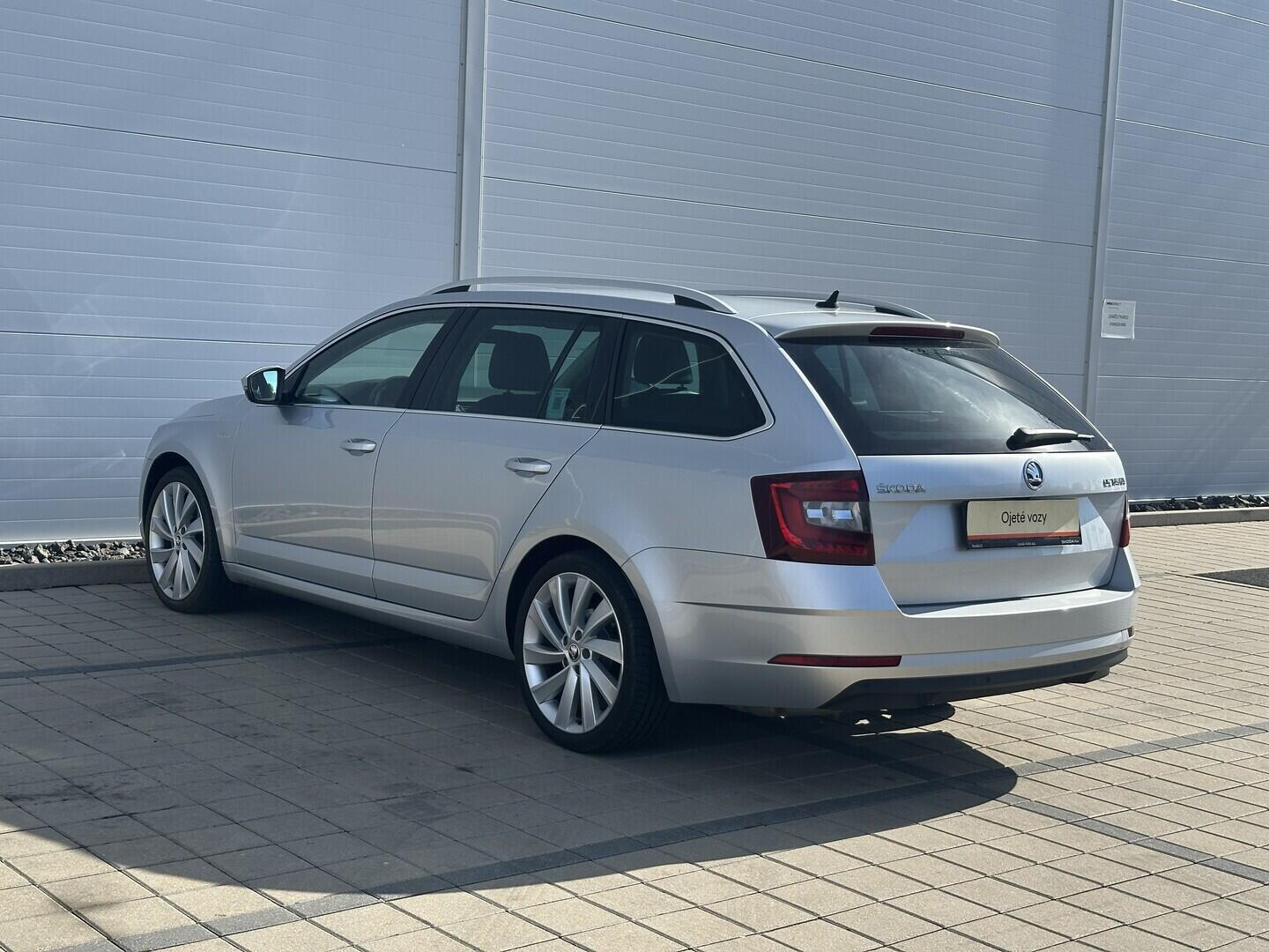 O619V07843_16.webp_OCTAVIA L&K 2.0 TSI 140 kW automat