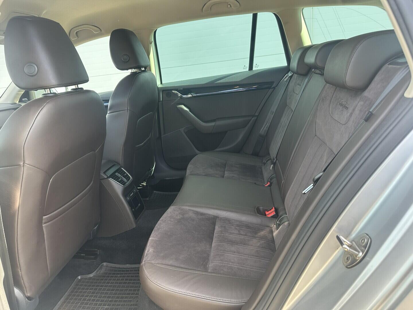 O619V07843_30.webp_OCTAVIA L&K 2.0 TSI 140 kW automat