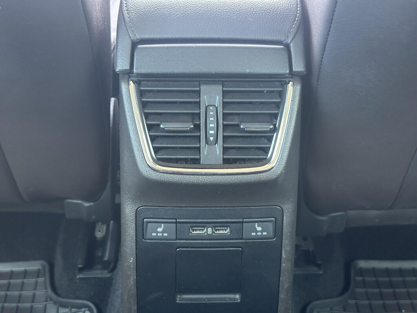 O619V07843_31.webp_OCTAVIA L&K 2.0 TSI 140 kW automat