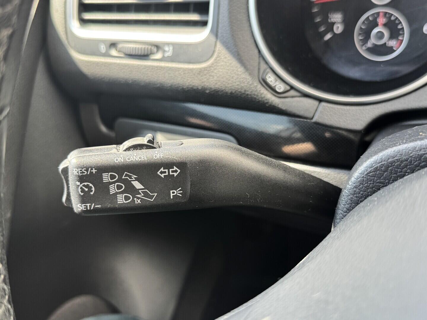 O619V07846_21.webp_GOLF Comfortline 1.6 TDI 77 kW manuál