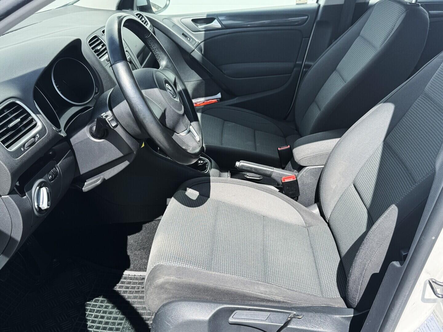 O619V07846_24.webp_GOLF Comfortline 1.6 TDI 77 kW manuál