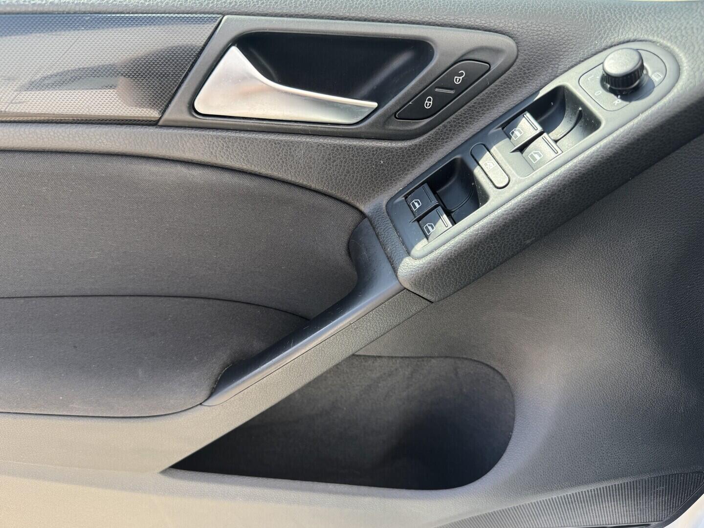 O619V07846_29.webp_GOLF Comfortline 1.6 TDI 77 kW manuál