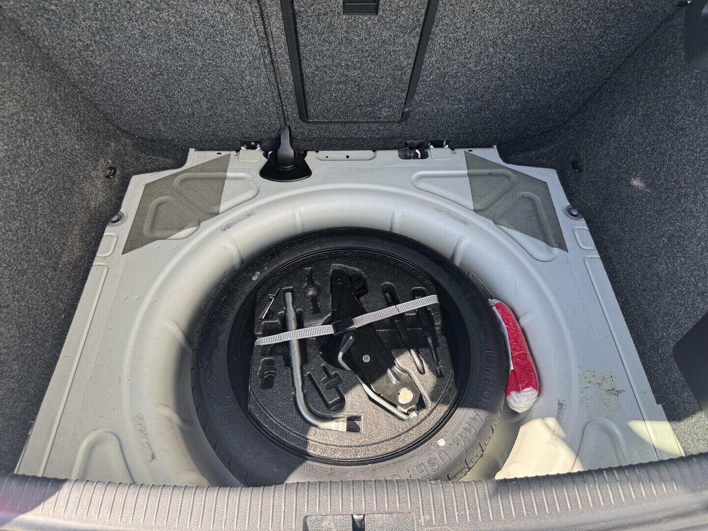 O619V07846_34.webp_GOLF Comfortline 1.6 TDI 77 kW manuál