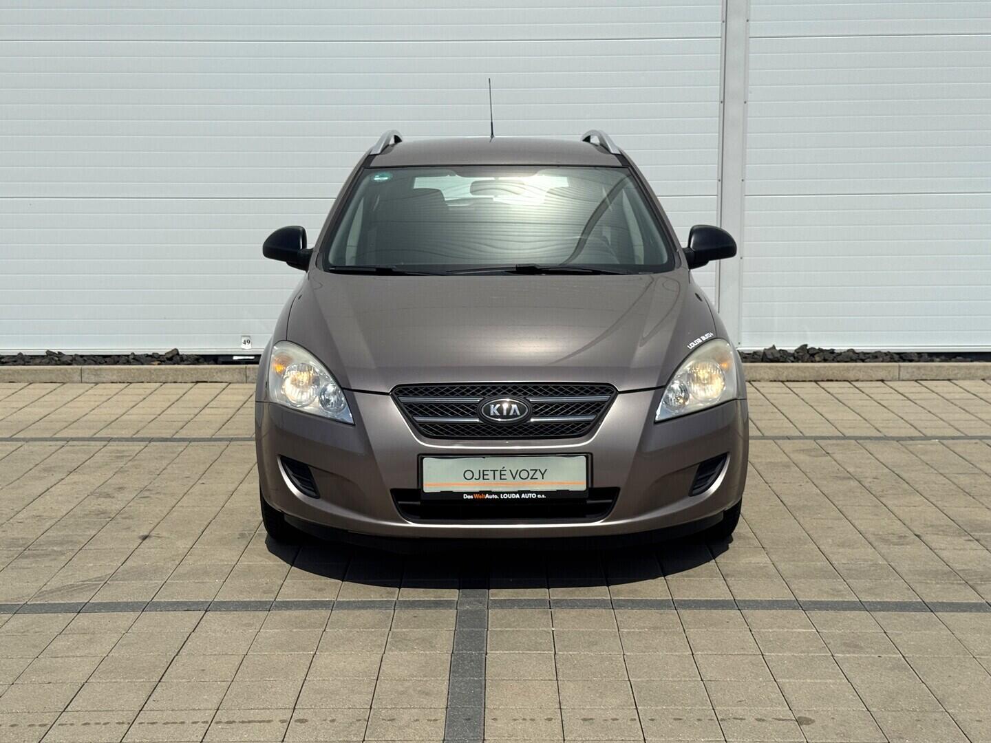 O619V07851_11.webp_CEED  1.6 CRDi 84 kW manuál