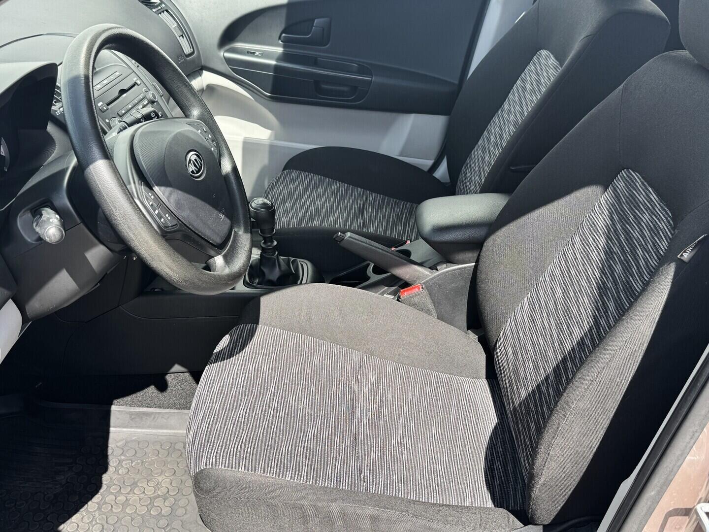 O619V07851_22.webp_CEED  1.6 CRDi 84 kW manuál