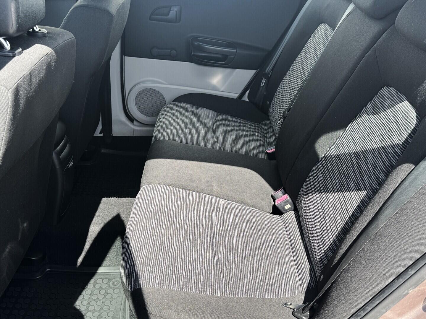 O619V07851_23.webp_CEED  1.6 CRDi 84 kW manuál