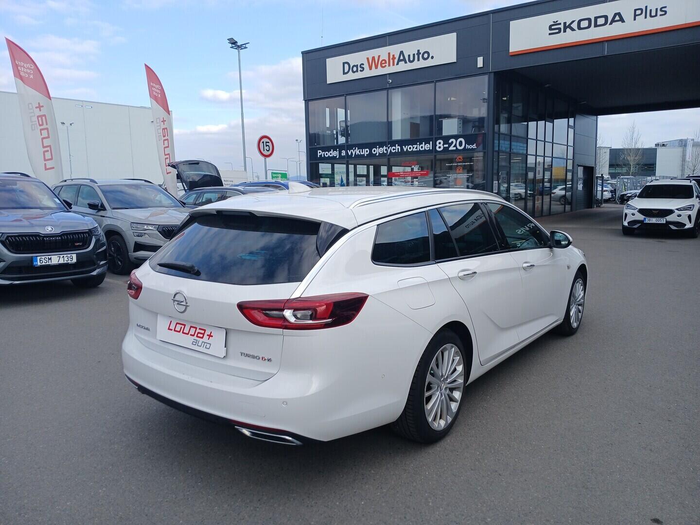 O619V07856_11.webp_INSIGNIA Sport Tourer 2.0 CDTi 154 kW automat