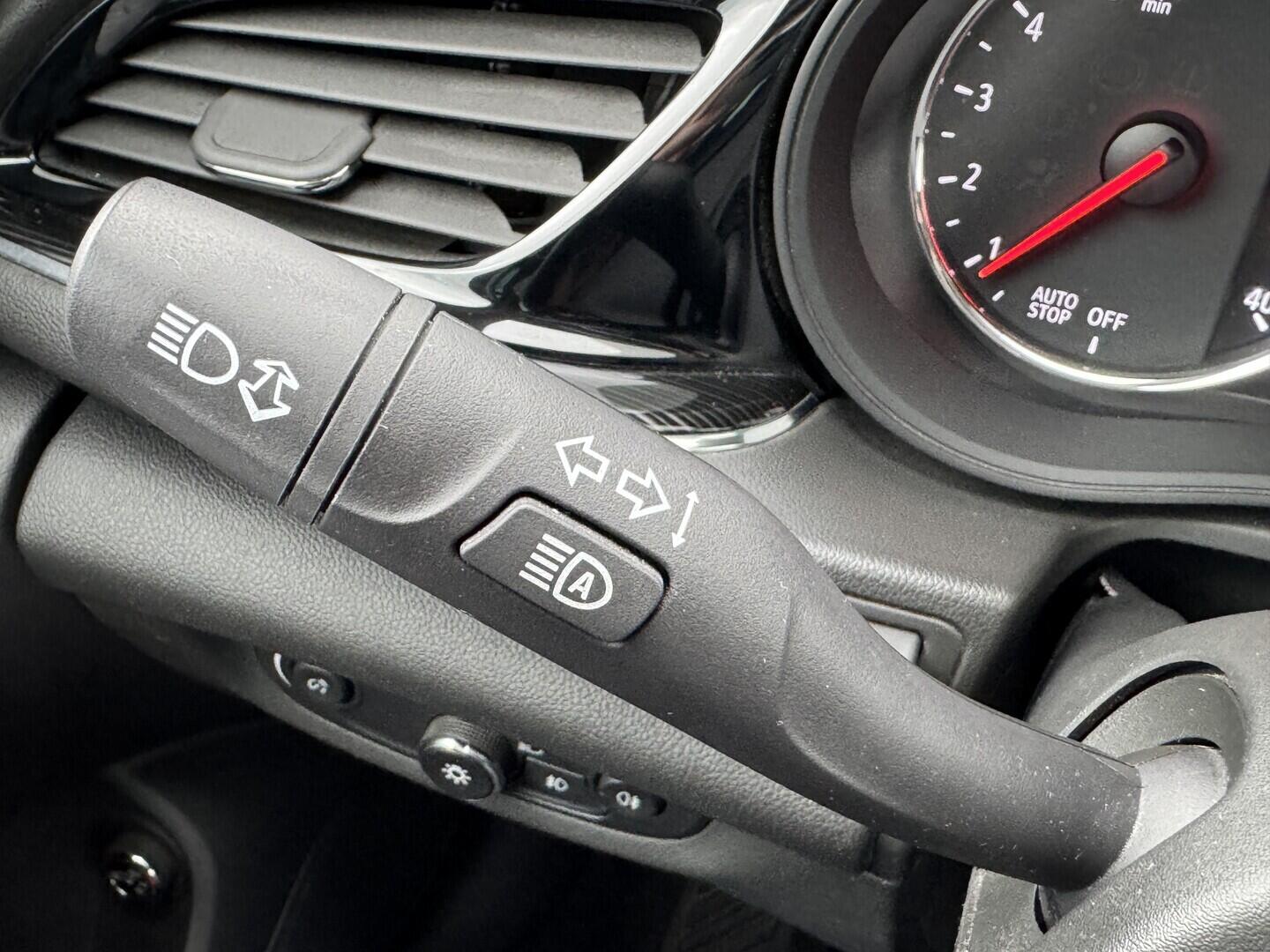 O619V07856_21.webp_INSIGNIA Sport Tourer 2.0 CDTi 154 kW automat