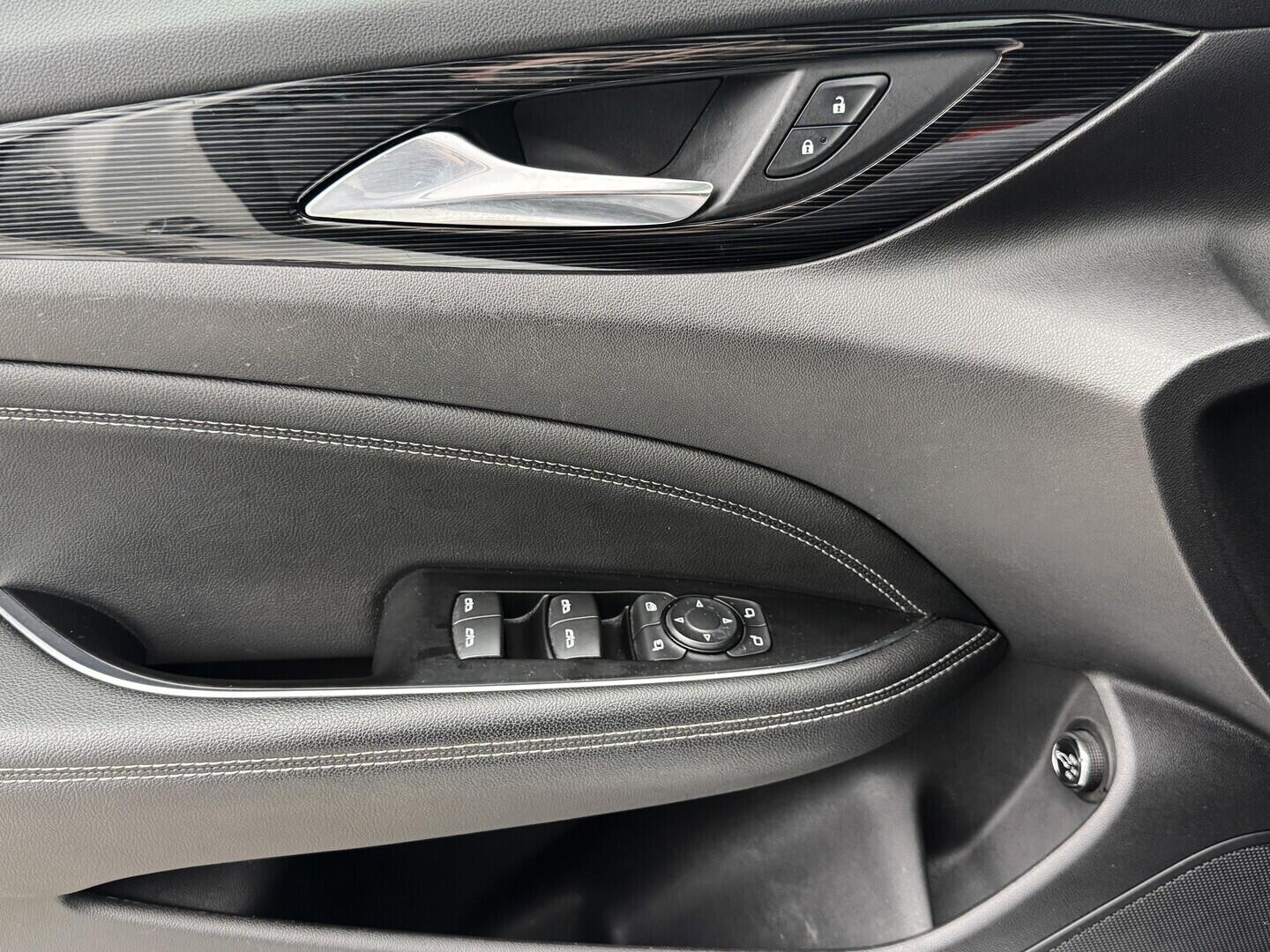 O619V07856_33.webp_INSIGNIA Sport Tourer 2.0 CDTi 154 kW automat
