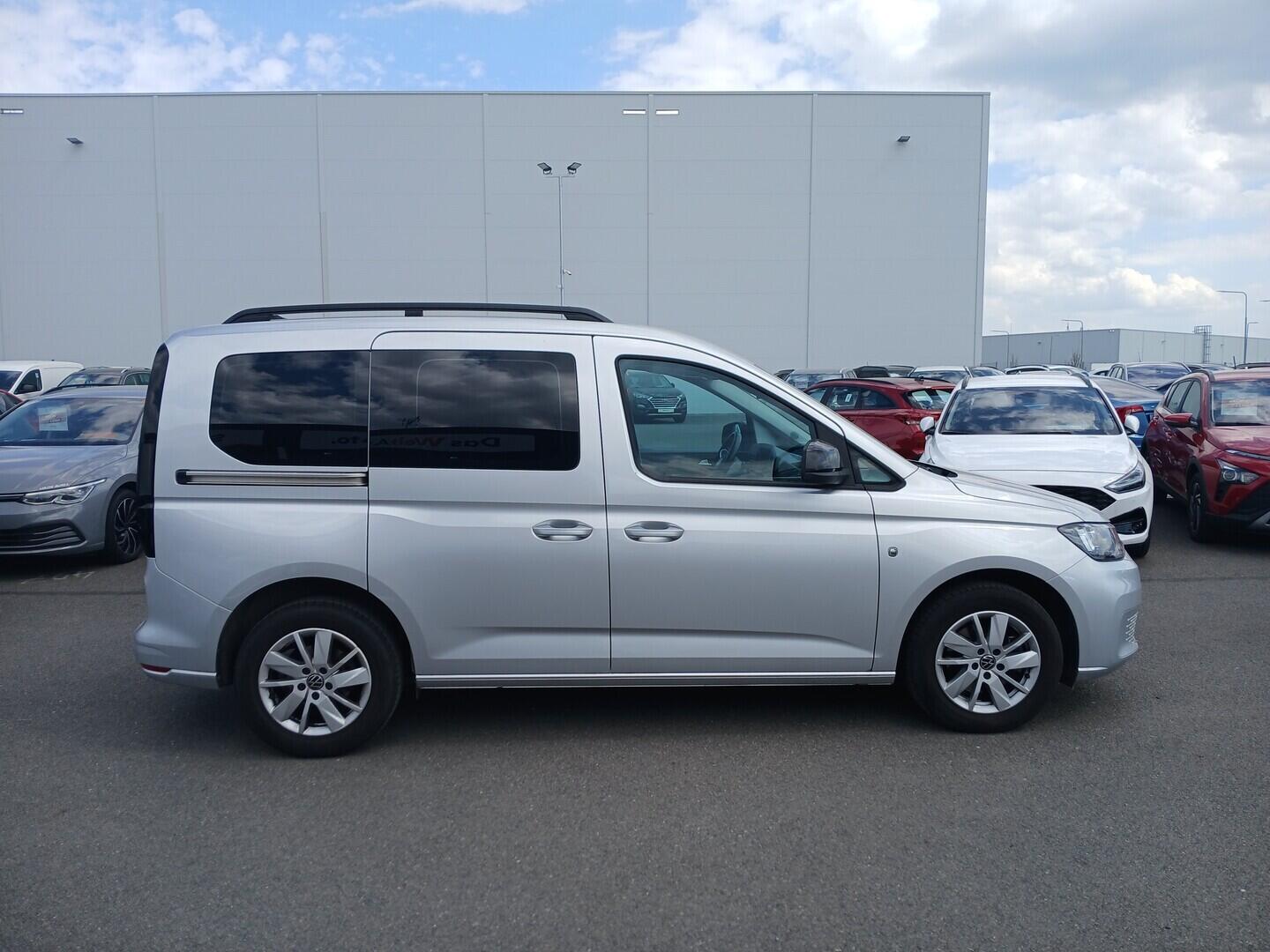 O619V07858_12.webp_CADDY Life 2.0 TDI 90 kW automat, DPH