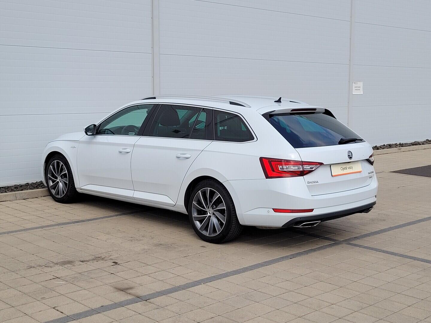 O619V07864_16.webp_SUPERB L&K 2.0 TSI 206 kW automat