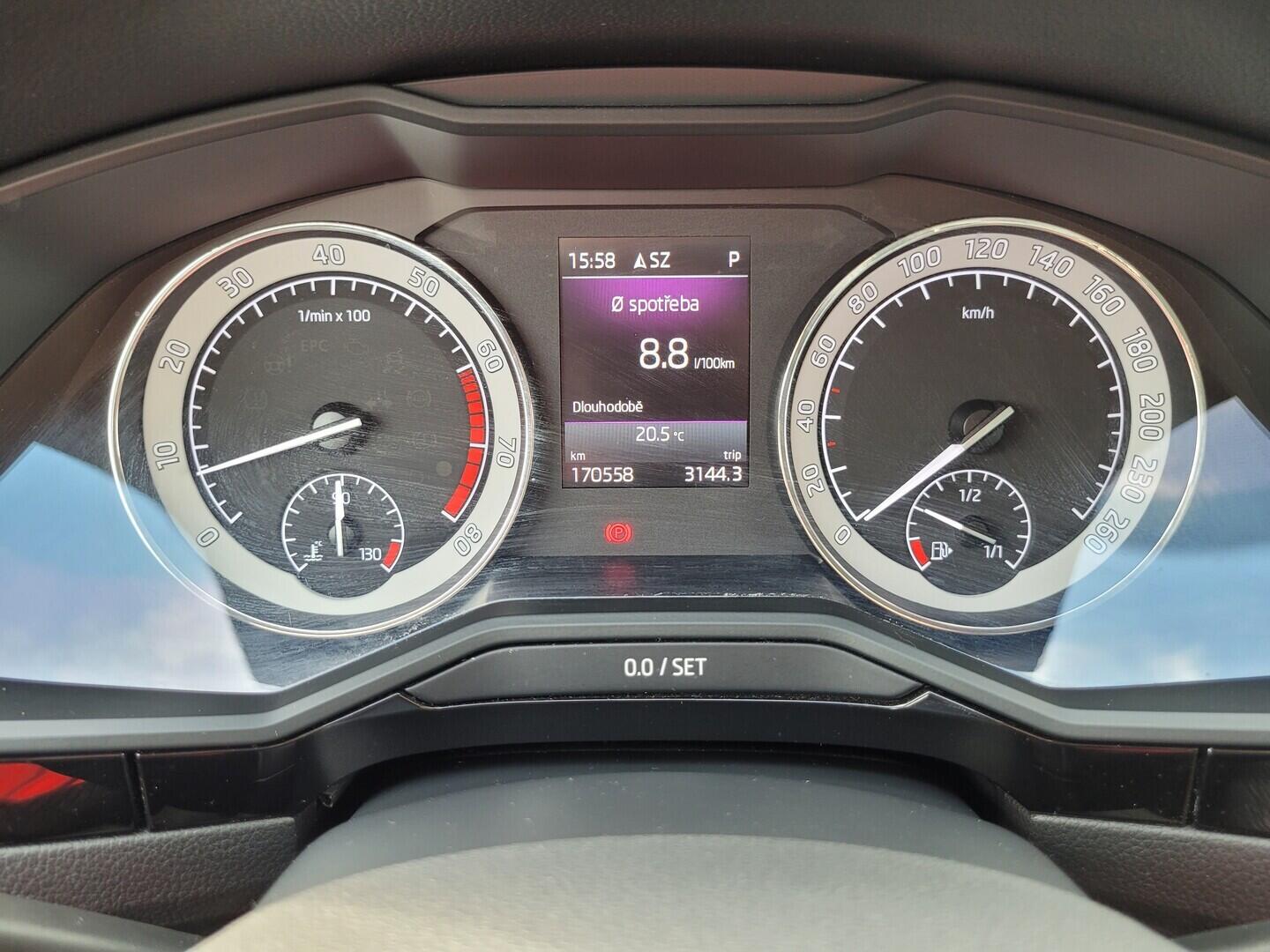 O619V07864_19.webp_SUPERB L&K 2.0 TSI 206 kW automat