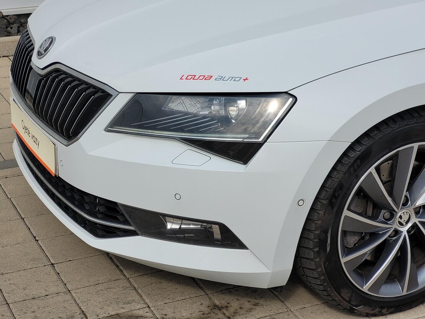 O619V07864_29.webp_SUPERB L&K 2.0 TSI 206 kW automat