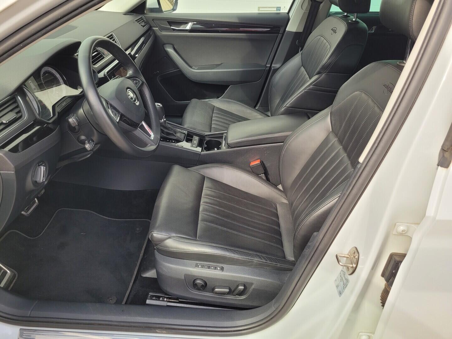 O619V07864_31.webp_SUPERB L&K 2.0 TSI 206 kW automat